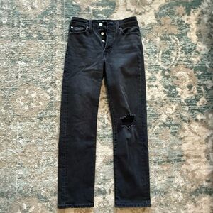 Levi’s Wedgie Straight Jeans Black Distressed Knee Size 26 High Rise